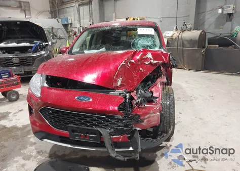 2020 Ford Escape Se z USA, uszkodzony, nr VIN 1FMCU9G64LUA43782